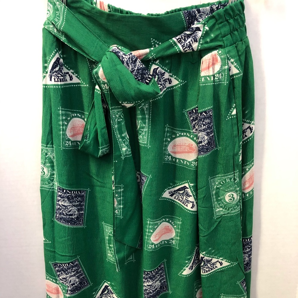 Adorable print little skirt!